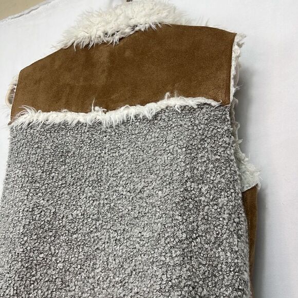 Two Sisters Multi texture Vest medium EUC - Picture 9 of 12